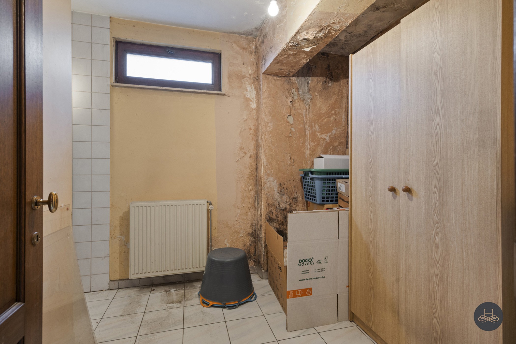 Ruime woning met handelsruimte en veel potentieel