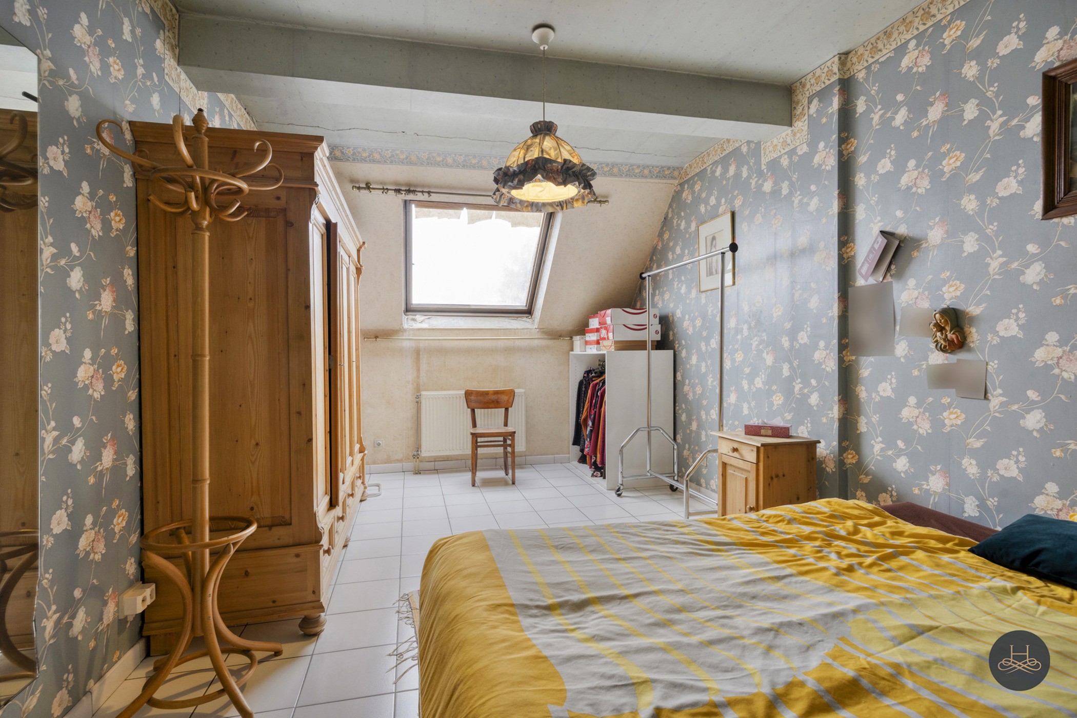 Ruime woning met handelsruimte en veel potentieel