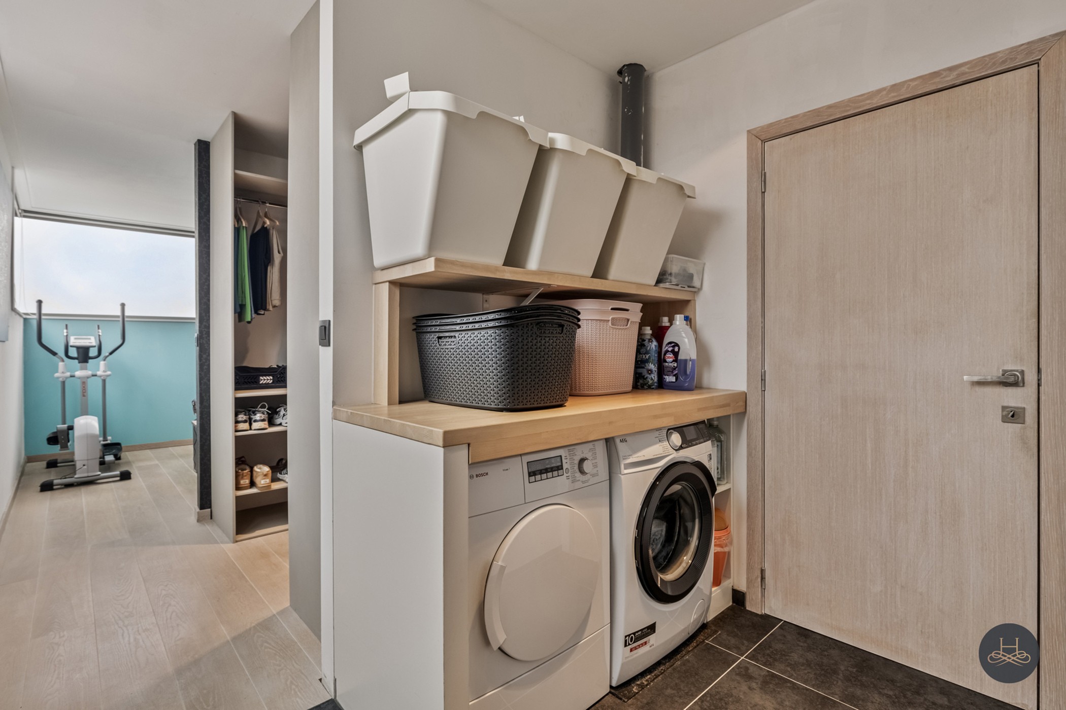 Ruime high-end BEN-woning met handelspand en zorgwoning